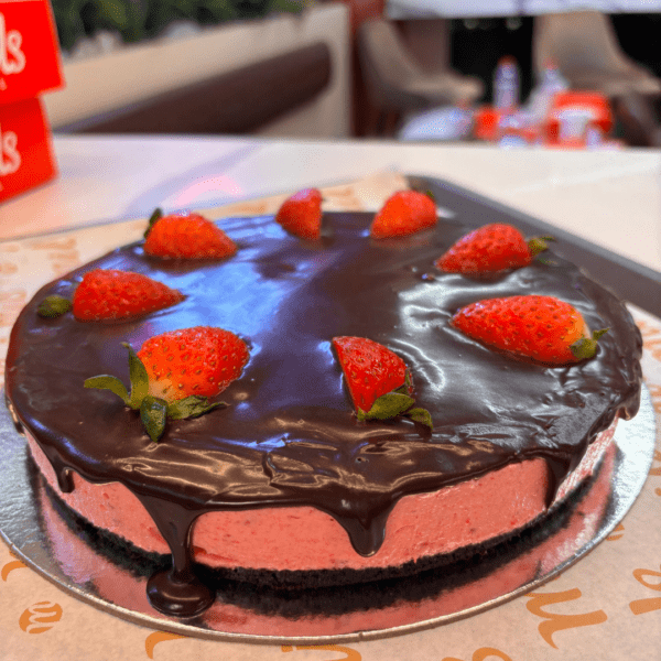 Strawberry Cheesecake 1.5Kg