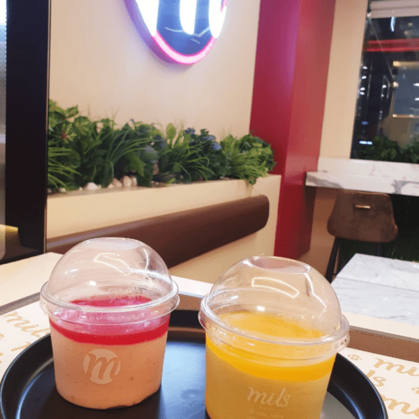 Baked Youghurt Mango/Strawberry Topping