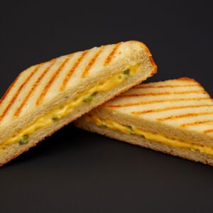 Grilled Cheese Chicken Sandwich (Mediterranean) <br> ساندويتش دجاج بالجبن المشوي (متوسطي)