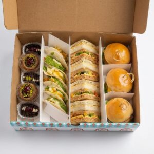 milsCrescent Ifthar / Ramadan Box - Sliders Bites <br> ميلز كريسنت إفطار / صندوق رمضان - قطع صغيرة
